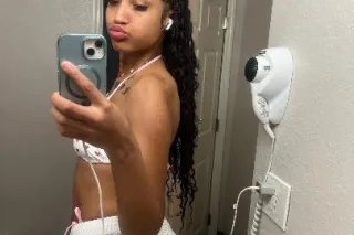 new to town🤍cum play w me dadd... - Image 3