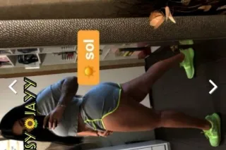 looking for 🤫discreet gentleme... - Image 1