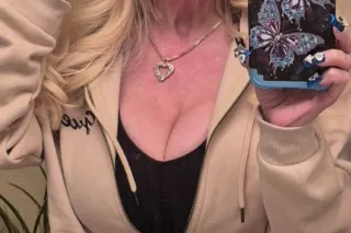 Mature Platinum Blond Couger -... - Image 4