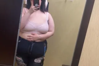 spanish bbw EATER look at vids... - Image 2