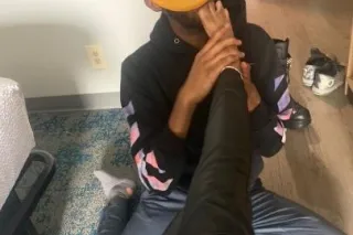 CashMeets 🤑 FootWorship 🦶🏽CarPlay 🚗 - Image 7