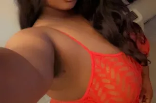 Curvy Freak Hoe 💦🍫 pound me til i squirt 💦 - Image 2