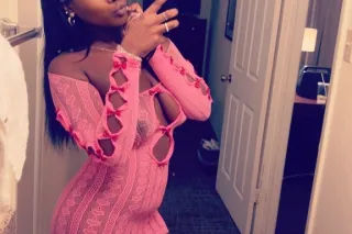 🍑🥜Incalls/Outcalls Available 2... - Image 1