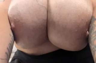 SEXY LONG LEGS SOFT SMOOTH SKIN & BIG ASS ALL NATURAL BOOB'S SUPER WARM INSIDE - Image 1