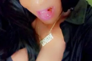 thicker than a snickerz! 😋🤤 - ... - Image 1