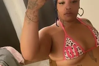 HAVE ME OVER😍😜 UBER OR LYFT OU... - Image 3