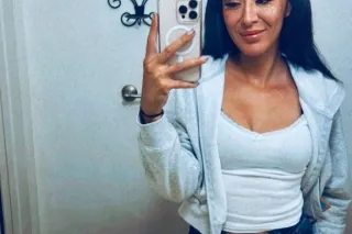 Bombshell sexy young latina - Image 6