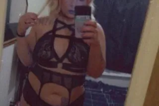 Blondes have more fun (3somes available) - Image 8