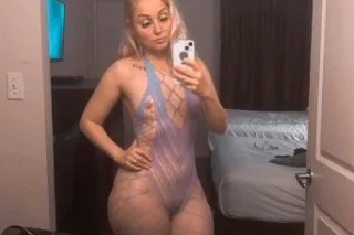 💕🤩🔥New🔥🤩💕 Russian, Italian, Blond Treat! Lets play - Image 7