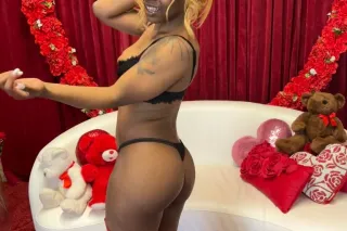 ELMHURST/O'HARE🦋 Hey baby Come feel Something sweet and petite 🩶🍭 - Image 9