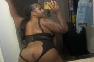 ONE NIGHT ONLY 🤫 BigBooty😋Thic... - Image 2