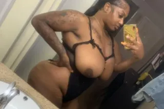 ONE NIGHT ONLY 🤫 BigBooty😋Thic... - Image 1