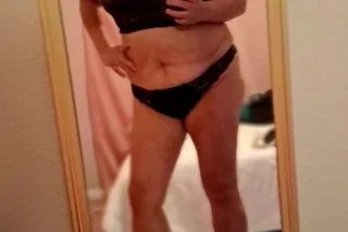 **MILF, LATINA,PETITE,DISCREET... - Image 4