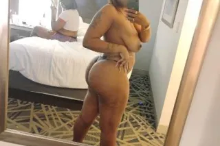 Mizz Wettwet bacc & full effec... - Image 2