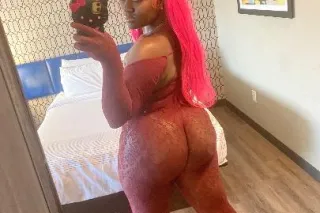 Visiting only 1 maybe 2 days Come Pay Your Chocolate Queen A Visit - Image 2