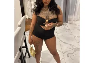 Lightskin baddie ❤😍 - 24 - Image 1