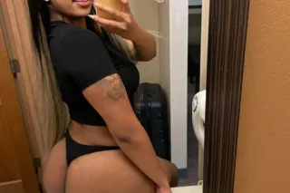 Hi daddy, come here, I'm avail... - Image 1