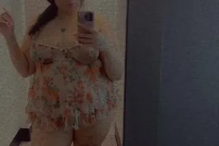Thick curvy lightskin - Image 2