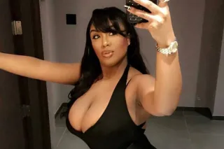 HUGE Boobies 💋 Throat Goddess ... - Image 3