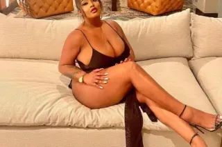 HUGE Boobies 💋 Throat Goddess ... - Image 1