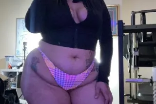 Thick girls do it better (all natural) - Image 10