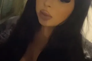 100% real Spicy 4'9 Latina - Image 1