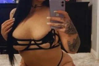 outs AVAIL📲 5⭐🐝5⭐SERVICE🫦 MAN EATER🌨YOUR FAVRIOTE HOTTIE BACK IN UR CITY 💦🫦 - Image 1