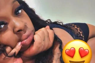 ALL THREE HOLES!!! available💋 ... - Image 1
