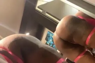 🌹HERE VISITING LEAVING SOON LET ME PUT MY BIG BUTT 🍑AND TIGHT PUSSY ON YOU💦💦 - Image 5