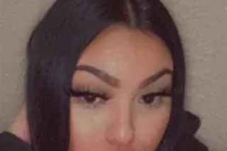 sexy latina looking for some f... - Image 1