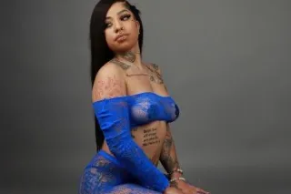 Hot slim thick 🥰 - Image 1