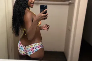 THICK PRETTY PORN DIOR HERE FO... - Image 1