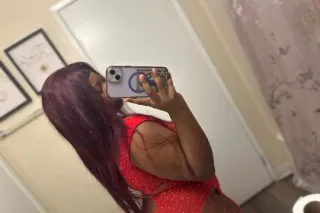 Looking for someone to make a little mischief with - Image 5