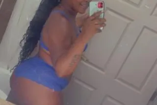 hey its phoenix! OUTCALLS!!😝💦 - Image 2