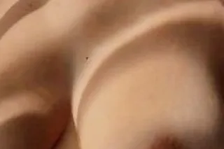 hermosa petite Latina Incall 👅... - Image 2