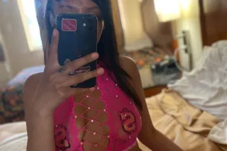 your new favorite playmate 💋🎀 ... - Image 3