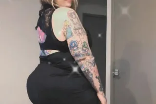 BBW Big Booty PAWG MILF Snow Bunny Gamer - Image 10