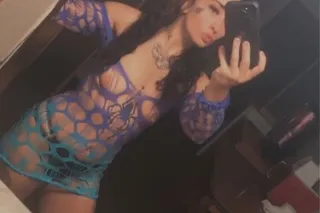 - Alice In WonderLand 🖤 🍓🍰 I Will Only Anwser 📲 If Im Active 🤳🥰🤩 PSA... Sorry Ive Ben Out A Few Days - Text Me - Agian! ...🙈😊✨🫰 - Image 6