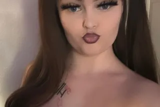 🌸🌸❄ Your Favorite White Girl ❄... - Image 4