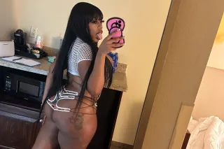 IM SWEETER THAN I LOOK🍭Busty D... - Image 2