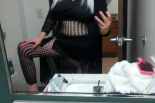 SPEND SOME TIME WITH ME TONIGHT TREAT YOURSELF RIGHT - Image 5