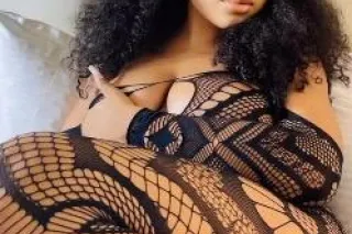 Super Sexy❤Honey🍯Small Booty🍑Mouth👅 Skillz that'll Make ur👀Eyes Roll Back & ur Toes👣Curl!!! - Image 5