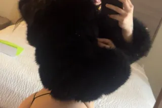 YOUR NEW FAV SNOWBUNNY❄👅🤍 - 21 - Image 1
