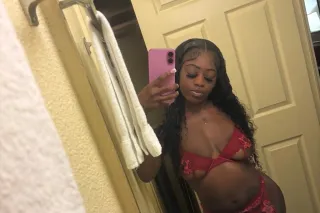 Pretty back IN TOWN 💕💦 - 24 - Image 2
