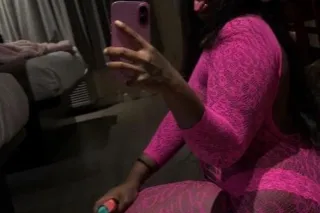 Thick and juicy brownskin🧁⭐💋CA... - Image 1
