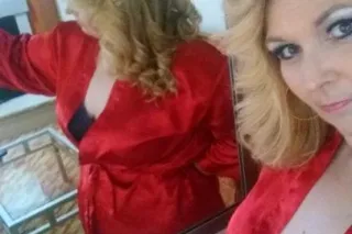 💋 I'M AVAILABLE RN IN YOUR ARE... - Image 1