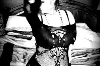Older women know just how to please a man. - Image 2