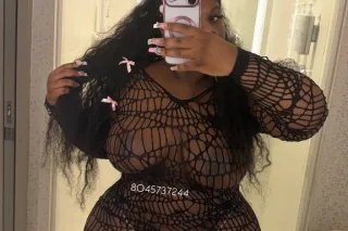 THICK JUICY AND WET💋🍑💦PRETTY FACE😍💕 - Image 5