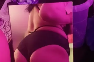 kool chic, big ass tits shenanaigans😻 Glorihole shenanaigans - Image 6