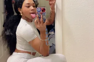 A Gem That's More Polished Than Your Hostess With the Mostest🤭🥰🤗 Cum C4 Yourself 💋 - Image 8